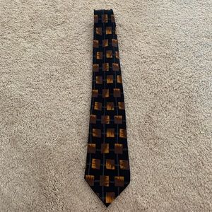 Hugo Boss tie with abstract print